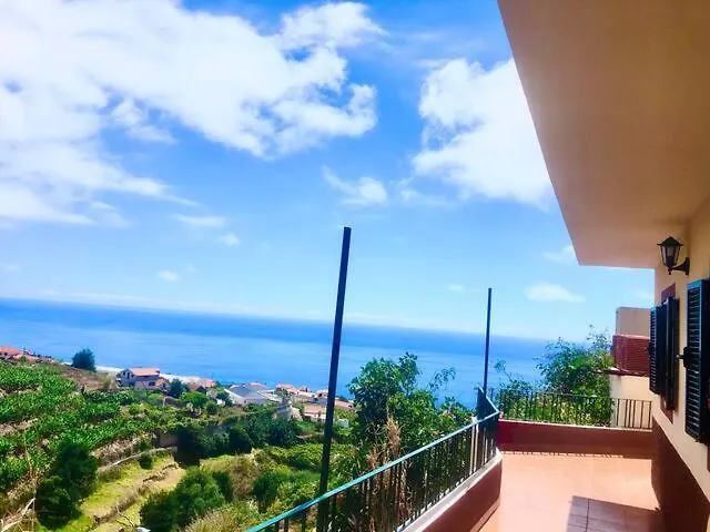 Casa Vista Mar -2 Bedrooms,Fantastic Seaview Estreito da Calheta 0*,  Portugália